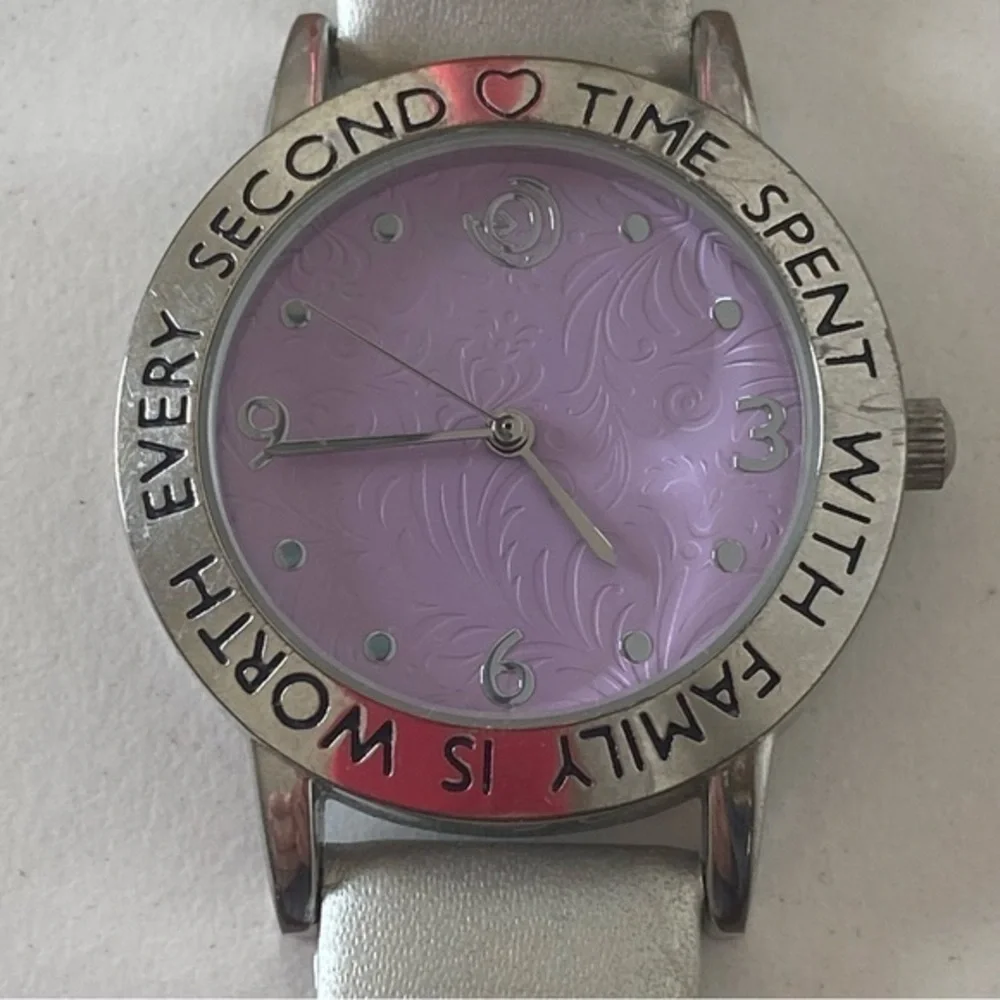 Vintage Silver Metal Silver Metallic Leather Ladies Costume Watch